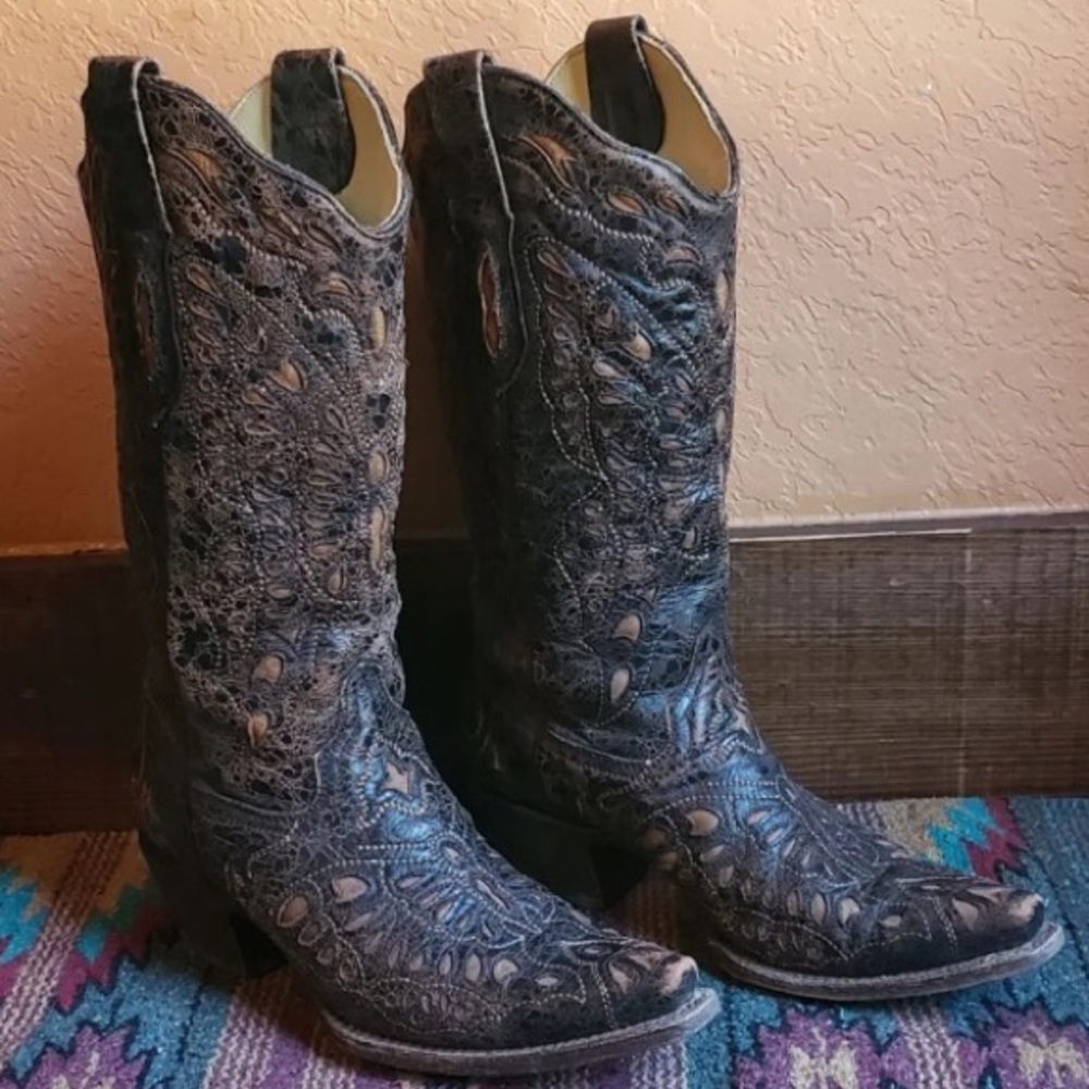Corral woman’s boot size 8